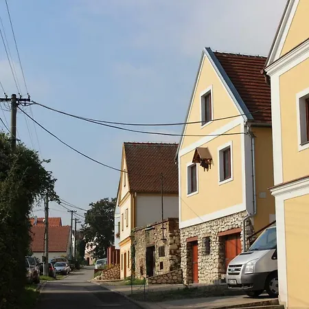 Stylovy U Venuse S Vyhledem Na Devicky * Pavlov